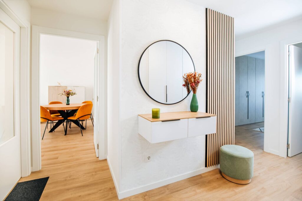 Mueble de entrada con almacenaje diseñado a medida